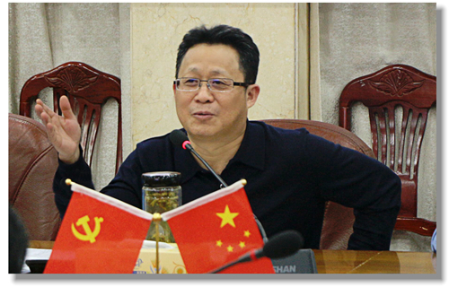 王大真到股份公司現場辦公(圖2) 王大真到股份公司現場辦公(圖2)