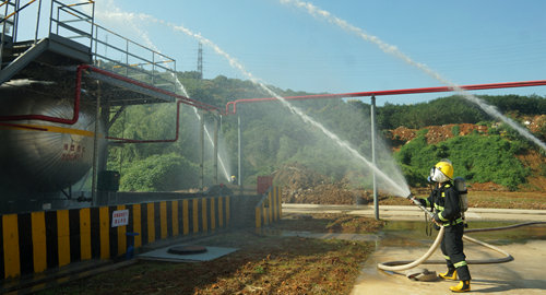 宜都園區(qū)蒲東亞榮獲“2018年度全省專(zhuān)職消防隊(duì)伍先進(jìn)工作者”榮譽(yù)稱(chēng)號(hào)(圖3) 宜都園區(qū)蒲東亞榮獲“2018年度全省專(zhuān)職消防隊(duì)伍先進(jìn)工作者”榮譽(yù)稱(chēng)號(hào)(圖3)