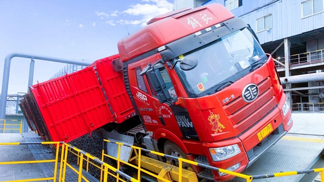 現(xiàn)場無人化！新疆宜化自動卸車系統(tǒng)上線(圖2)