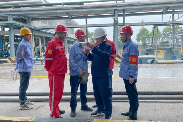 王大真到松滋肥業、楚星公司和股份公司現場檢查安全生產工作(圖1)