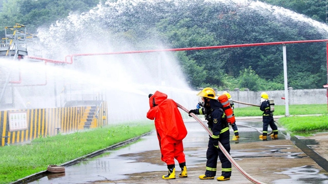 【安全生產(chǎn)月】應(yīng)急演練關(guān)鍵在練！楚星公司、松滋肥業(yè)分別開(kāi)展應(yīng)急救援演練(圖1)