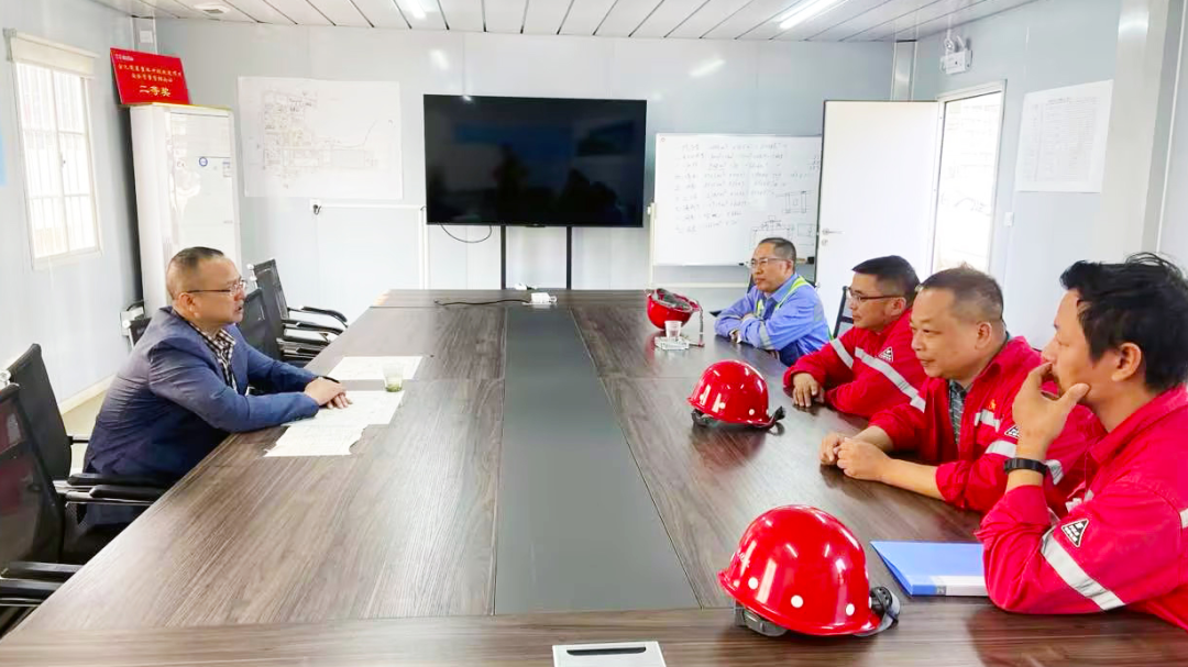 化機公司黨委書記、董事長、總經理楊中澤到楚星項目現場辦公(圖3) 化機公司黨委書記、董事長、總經理楊中澤到楚星項目現場辦公(圖3)