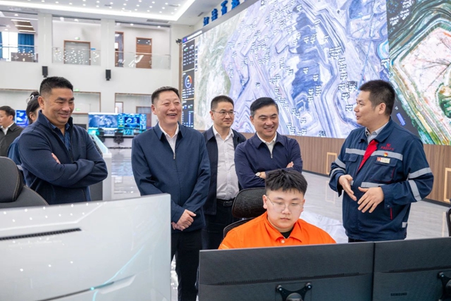 黃智華一行到新疆宜化和新疆宜化礦業調研