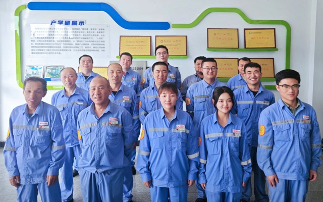 新疆宜化5個班組獲評準東開發區安全管理標準化班組(圖1)