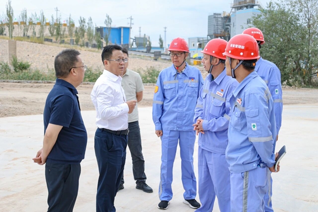 王大真到內蒙古區域分子公司現場辦公(圖1)