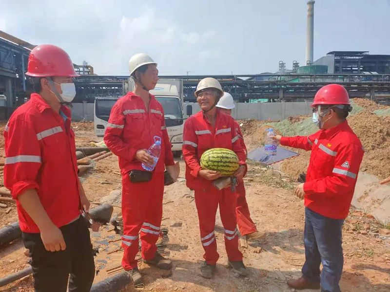 化機公司開展送清涼活動(圖3) 圖片