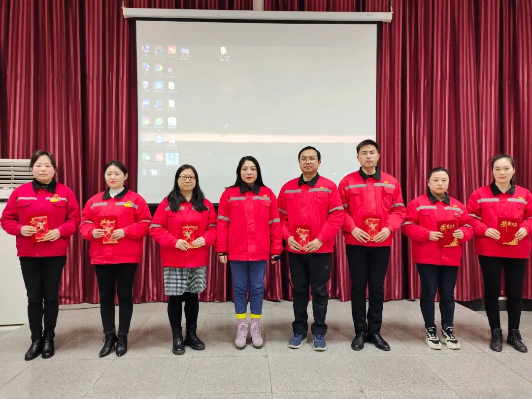 化機(jī)公司召開(kāi)2021年終總結(jié)表彰暨屆四次職工代表大會(huì) (圖9) 圖片