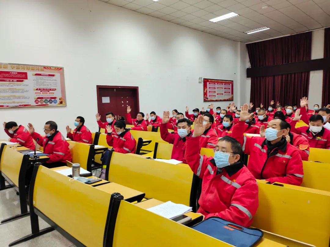 化機(jī)公司召開(kāi)2021年終總結(jié)表彰暨屆四次職工代表大會(huì) (圖12) 圖片