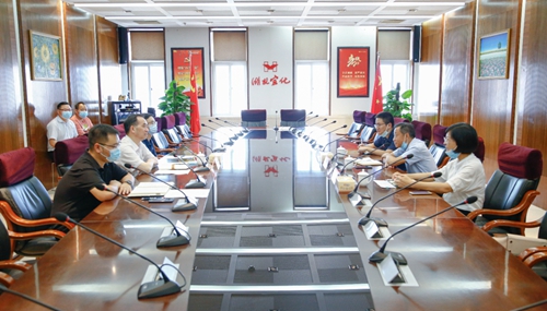 宜昌市總工會(huì)黨組書記、常務(wù)副主席皮祖武一行到宜化集團(tuán)調(diào)研