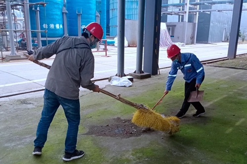 股份公司：管理人員下沉一線跟班工作 力保“雙節”安全生產