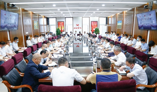 集團(tuán)傳達(dá)學(xué)習(xí)宜昌市委研究宜化專(zhuān)題工作會(huì)議精神